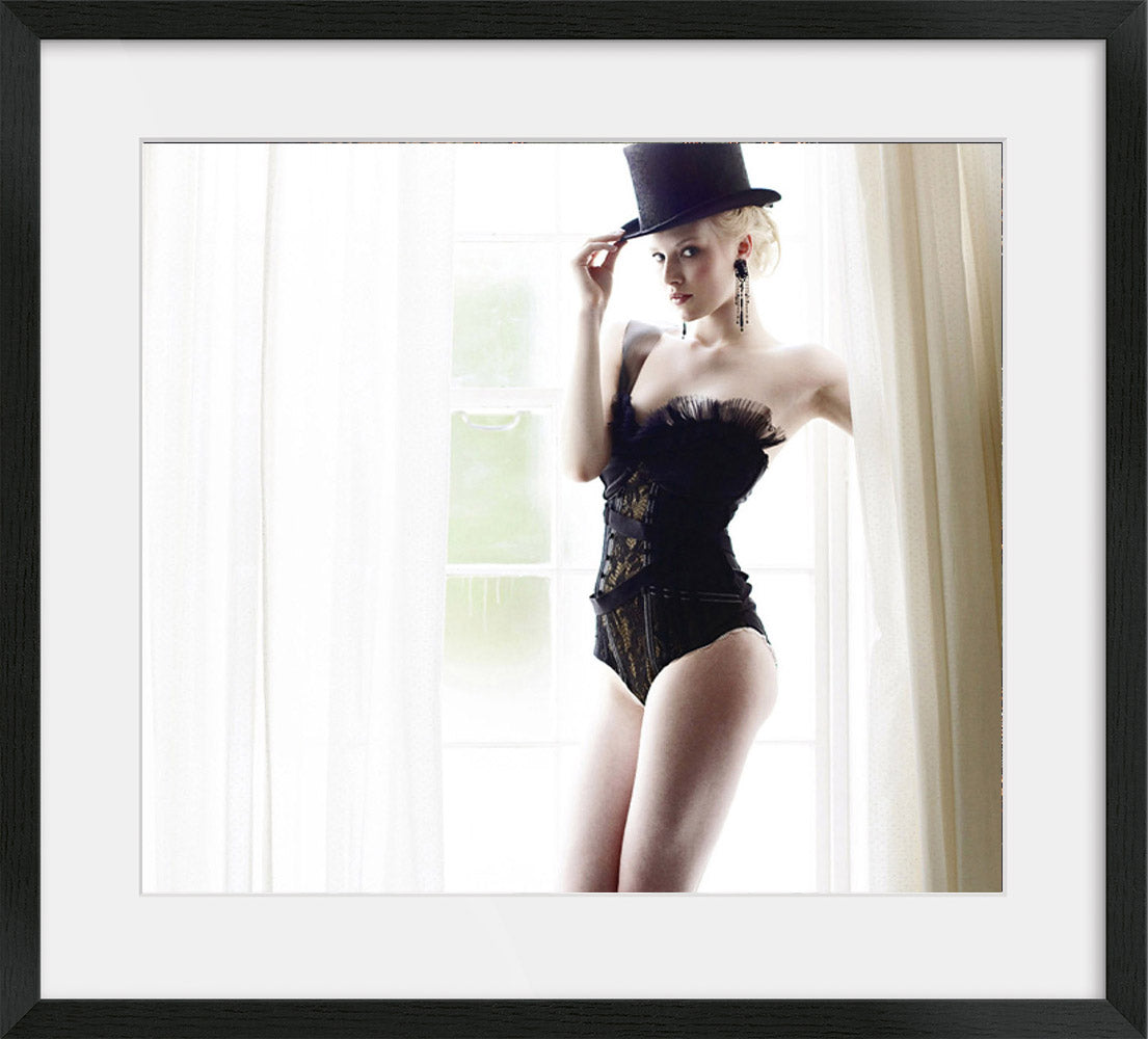 Portrait Black wood Gallery Frame. Print Size 120x80cm - palm and panther