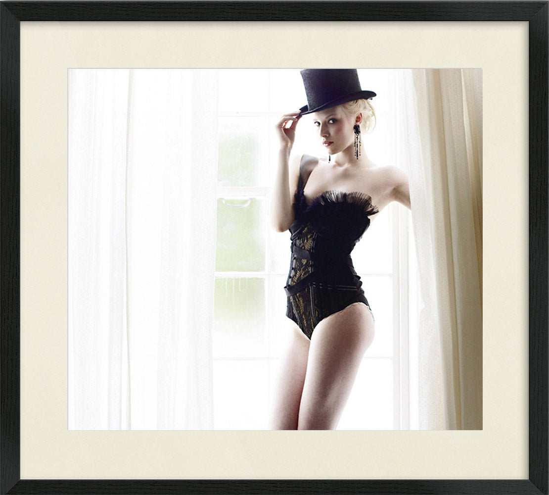 Portrait Black wood Gallery Frame. Print Size 120x80cm - palm and panther