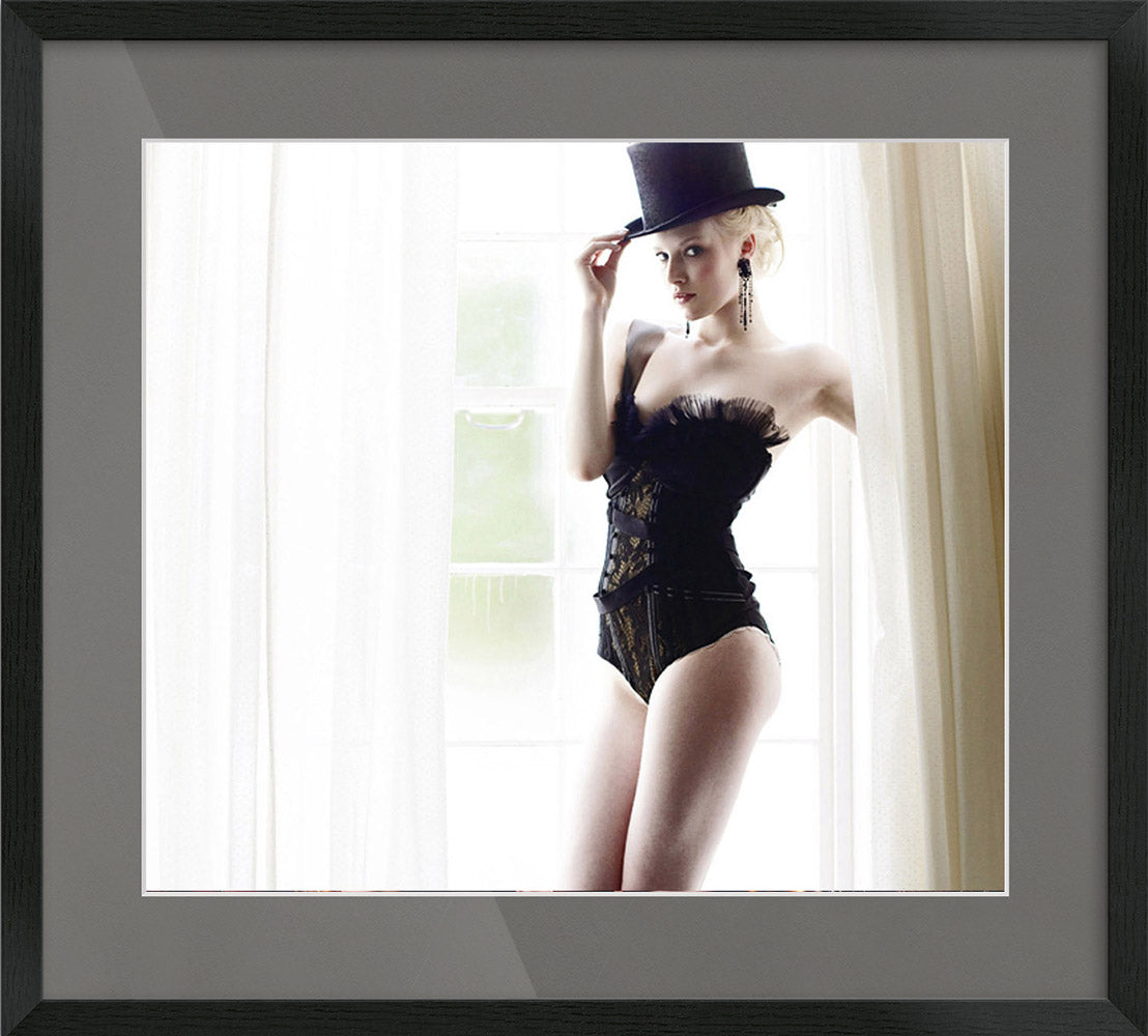 Portrait Black wood Gallery Frame. Print Size 120x80cm - palm and panther